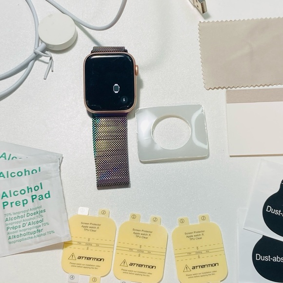 Apple Watch Series 5 44MM Rose Gold, Shiny Metal Band, Charger, 3 Screen Protect - Picture 3 of 7